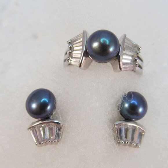 Faux Peacock Pearl Cubic Zirconia Ring & Stud Pierced Earrings Set - Picture 1 of 16